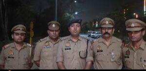 इंदिरापुरम पुलिस ने मुठभेड़ में शातिर स्नैचर गिरफ्तार, पैर में गोली लगने के बाद दबोचा बदमाश पर करीब एक दर्जन आपराधिक मुकदमे दर्ज हैं।।