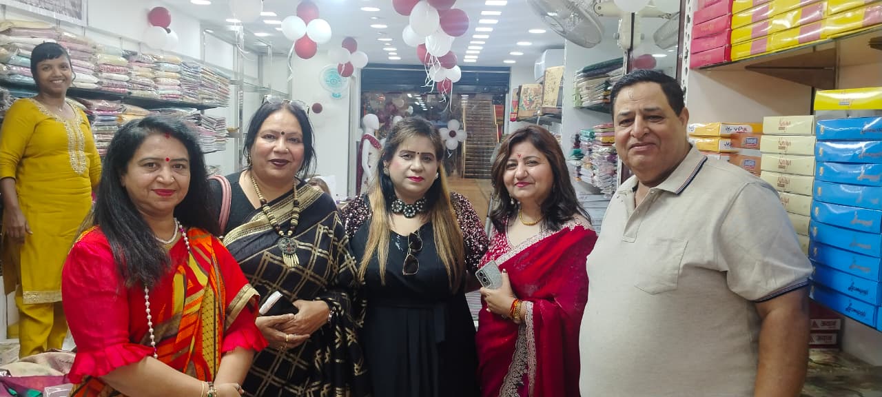 साहिबाबाद के इंदिरापुरम स्थित शिप्रा मॉल में “रिवाज़ बहुरानी साड़ी शोरूम” का भव्य उद्घाटन।