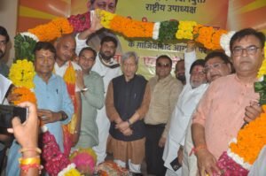 भाजपा के नवनियुक्त राष्ट्रीय उपाध्यक्ष तीरथ सिंह रावत के स्वागत में उमड़ा जनसैलाब, भव्य अभिनंदन
